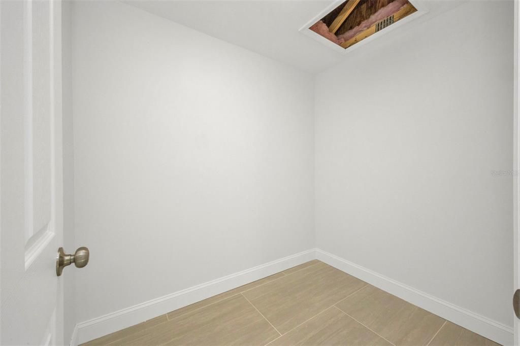 В аренду: $2,175 (4 спален, 2 ванн, 1459 Квадратных фут)