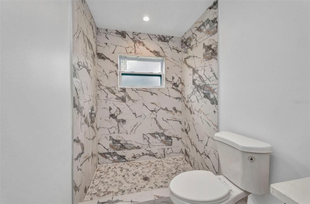 В аренду: $2,175 (4 спален, 2 ванн, 1459 Квадратных фут)