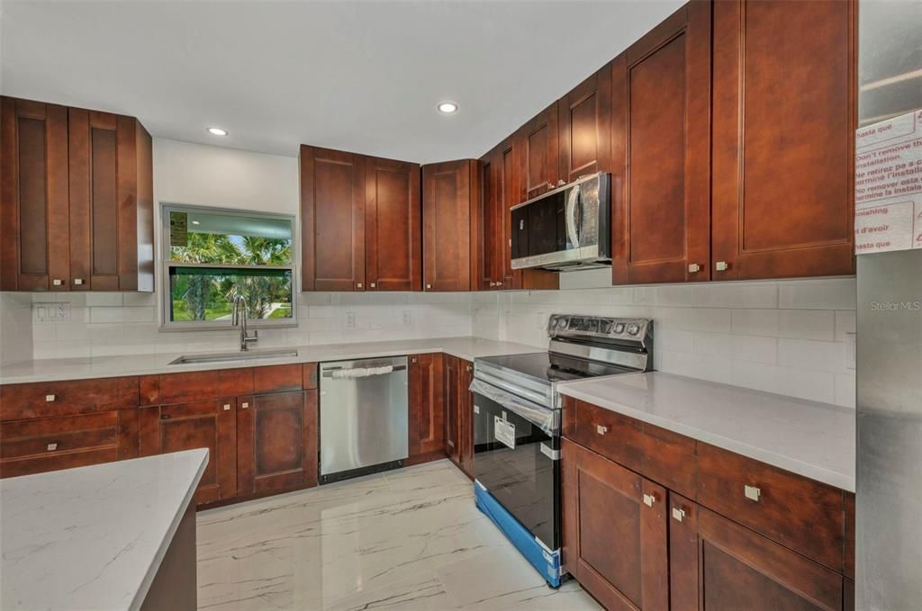 В аренду: $2,175 (4 спален, 2 ванн, 1459 Квадратных фут)