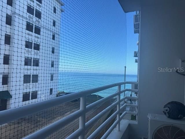 На продажу: $309,000 (2 спален, 1 ванн, 853 Квадратных фут)