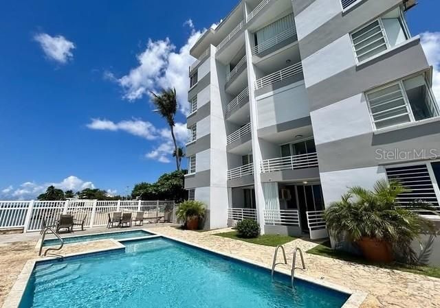 На продажу: $309,000 (2 спален, 1 ванн, 853 Квадратных фут)