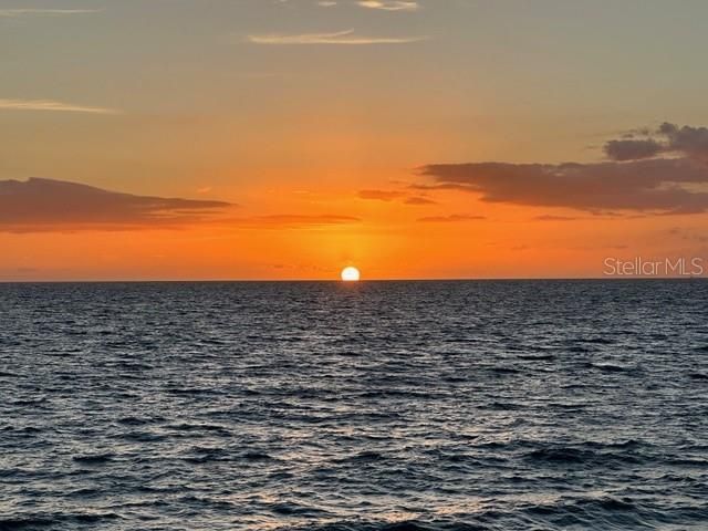 На продажу: $309,000 (2 спален, 1 ванн, 853 Квадратных фут)