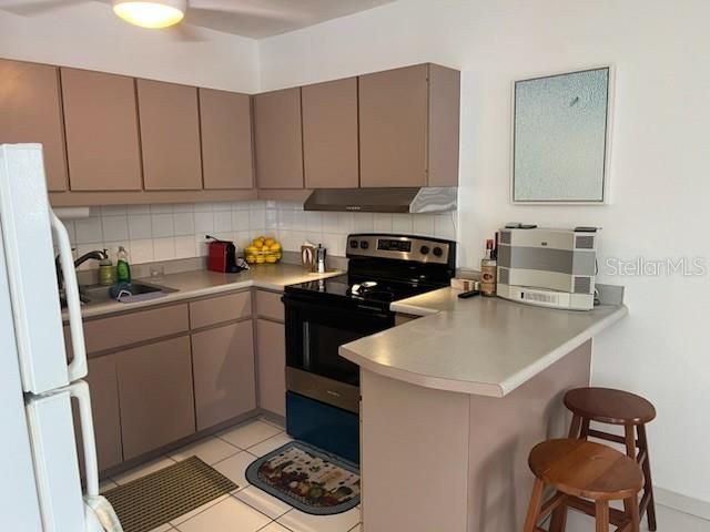 На продажу: $309,000 (2 спален, 1 ванн, 853 Квадратных фут)