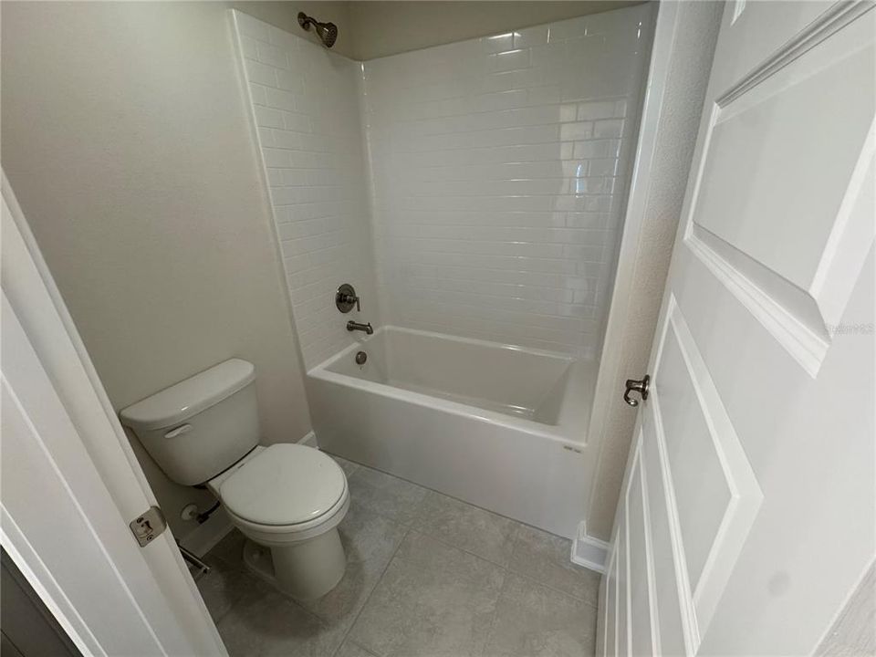 For Rent: $2,400 (4 beds, 2 baths, 1900 Square Feet)