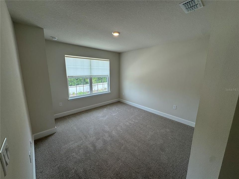 For Rent: $2,400 (4 beds, 2 baths, 1900 Square Feet)