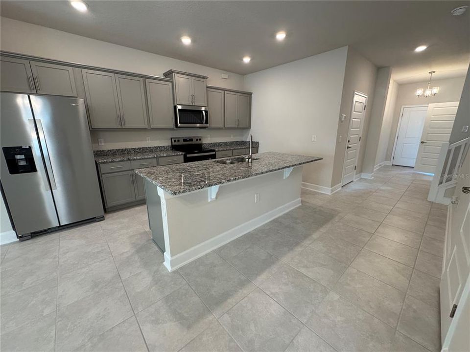 For Rent: $2,400 (4 beds, 2 baths, 1900 Square Feet)