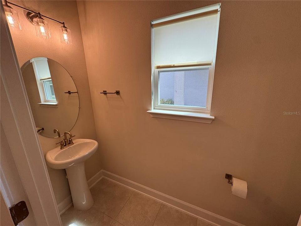 For Rent: $2,400 (4 beds, 2 baths, 1900 Square Feet)