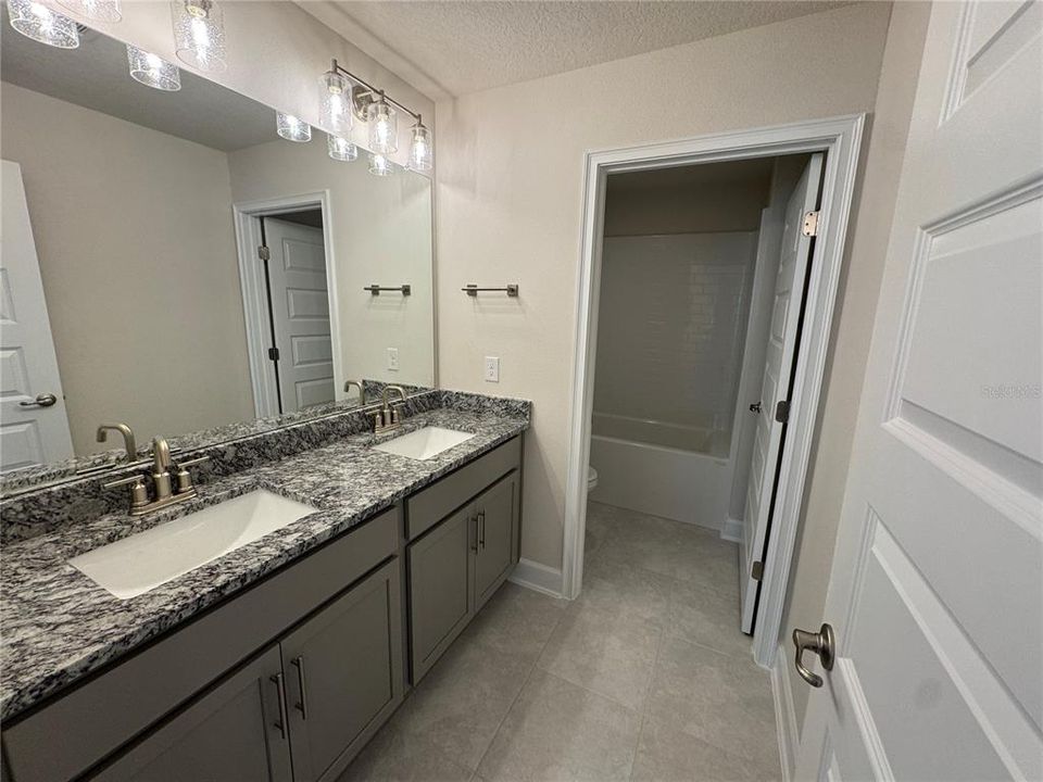 For Rent: $2,400 (4 beds, 2 baths, 1900 Square Feet)