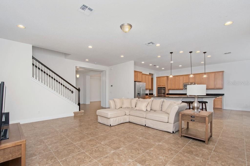 待售: $1,480,000 (6 贝兹, 4 浴室, 4522 平方英尺)