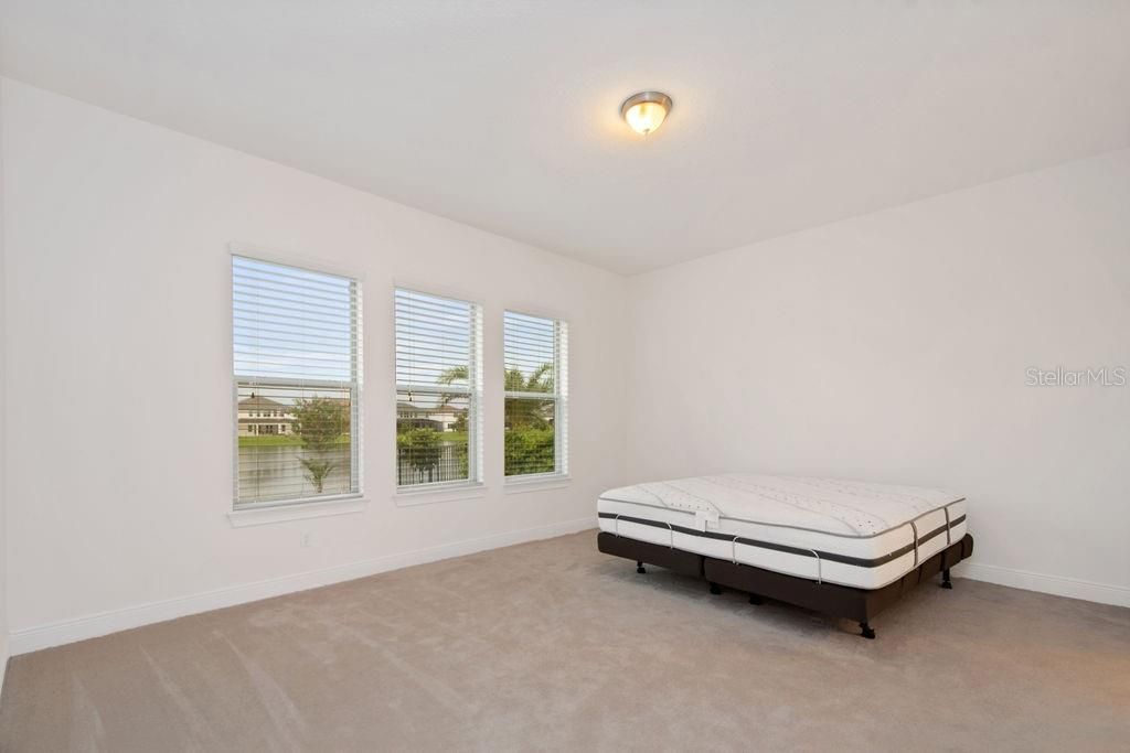 待售: $1,480,000 (6 贝兹, 4 浴室, 4522 平方英尺)