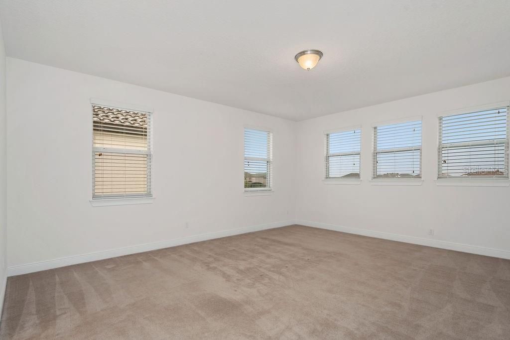 待售: $1,480,000 (6 贝兹, 4 浴室, 4522 平方英尺)