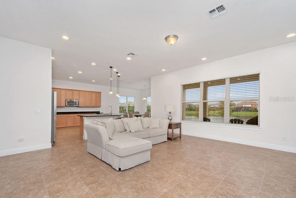 待售: $1,480,000 (6 贝兹, 4 浴室, 4522 平方英尺)