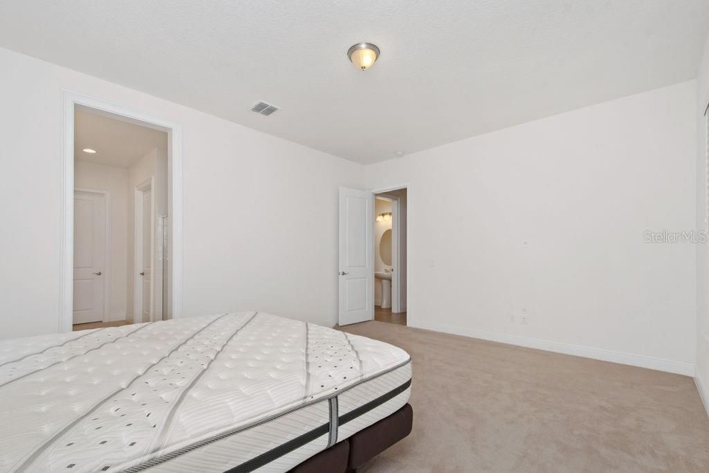 待售: $1,480,000 (6 贝兹, 4 浴室, 4522 平方英尺)