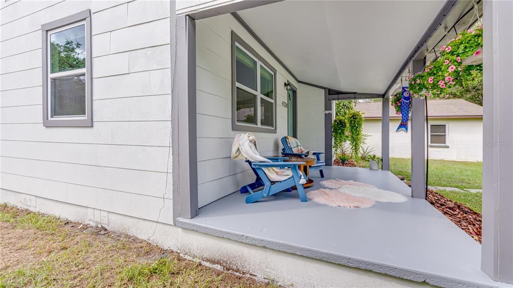 For Sale: $325,000 (2 beds, 1 baths, 787 Square Feet)