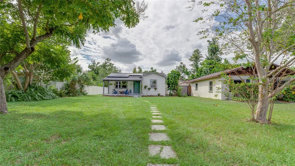 For Sale: $325,000 (2 beds, 1 baths, 787 Square Feet)