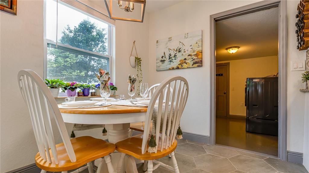 For Sale: $325,000 (2 beds, 1 baths, 787 Square Feet)