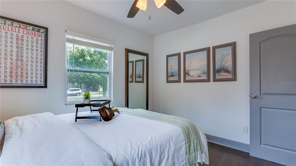 For Sale: $325,000 (2 beds, 1 baths, 787 Square Feet)