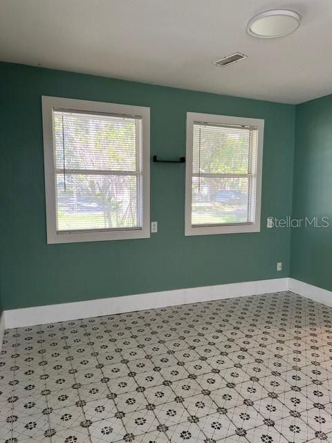 待售: $14,400 (0 贝兹, 0 浴室, 1914 平方英尺)