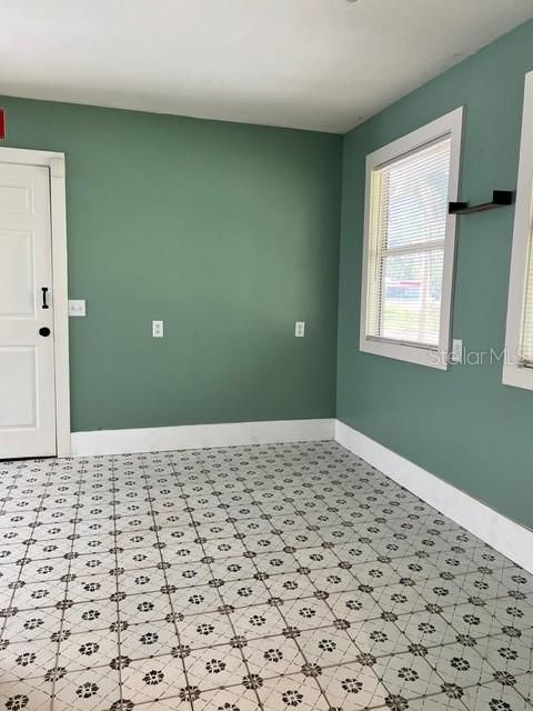 待售: $14,400 (0 贝兹, 0 浴室, 1914 平方英尺)