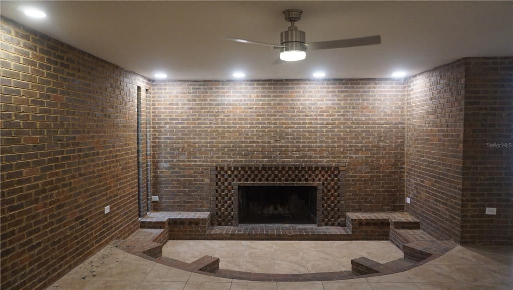 出租: $2,999 (4 贝兹, 3 浴室, 2465 平方英尺)