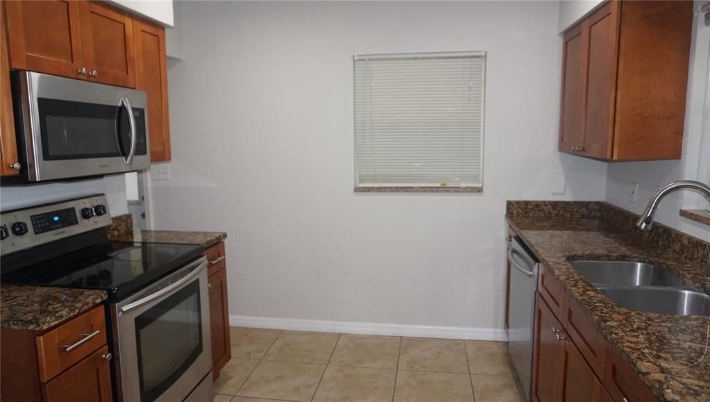 出租: $2,999 (4 贝兹, 3 浴室, 2465 平方英尺)