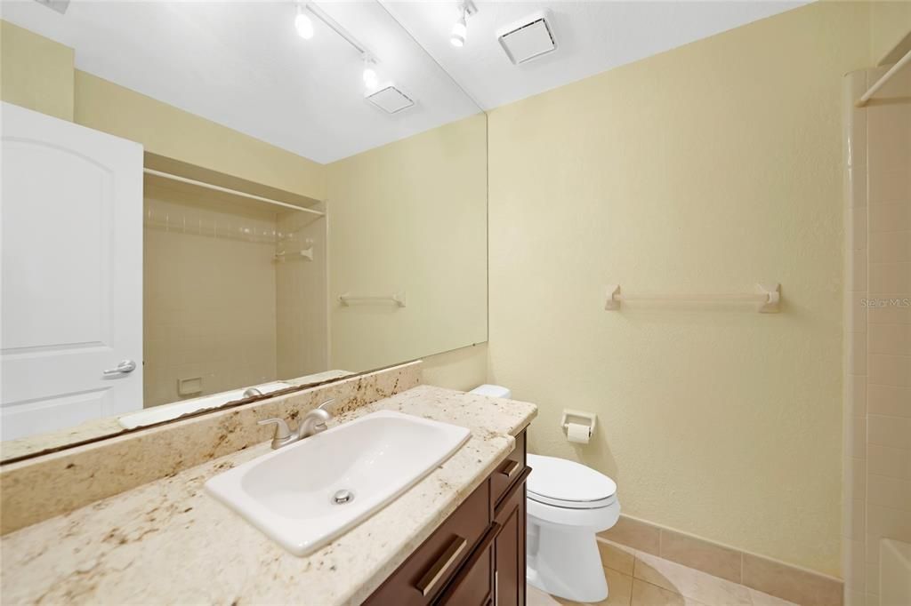 For Sale: $250,000 (2 beds, 2 baths, 1515 Square Feet)