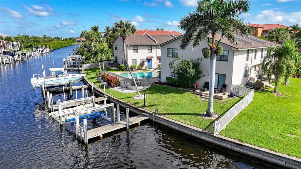 For Sale: $250,000 (2 beds, 2 baths, 1515 Square Feet)