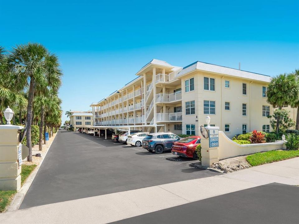 For Sale: $419,900 (2 beds, 2 baths, 1007 Square Feet)