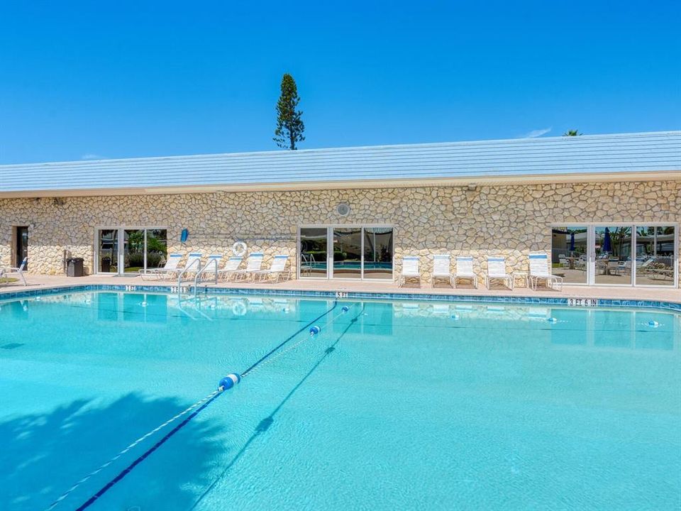 For Sale: $419,900 (2 beds, 2 baths, 1007 Square Feet)