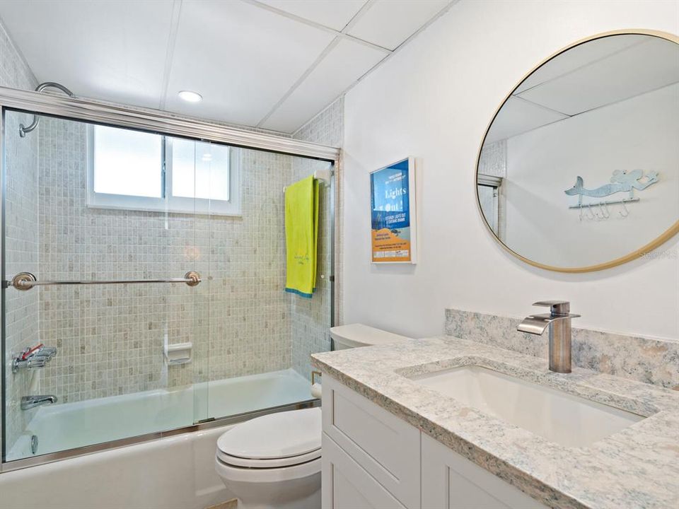 For Sale: $419,900 (2 beds, 2 baths, 1007 Square Feet)