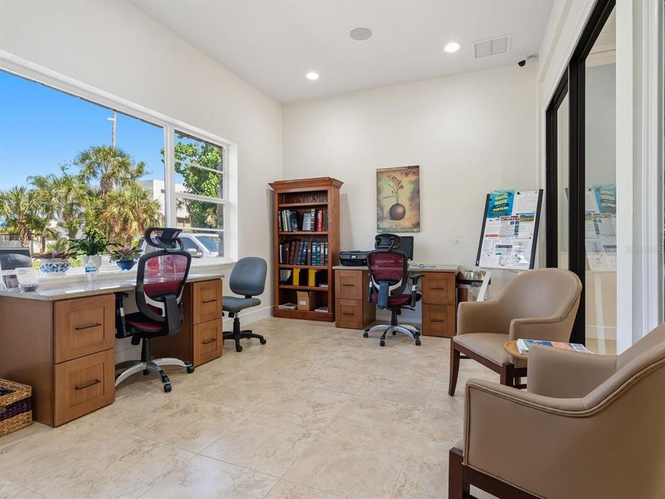 For Sale: $419,900 (2 beds, 2 baths, 1007 Square Feet)