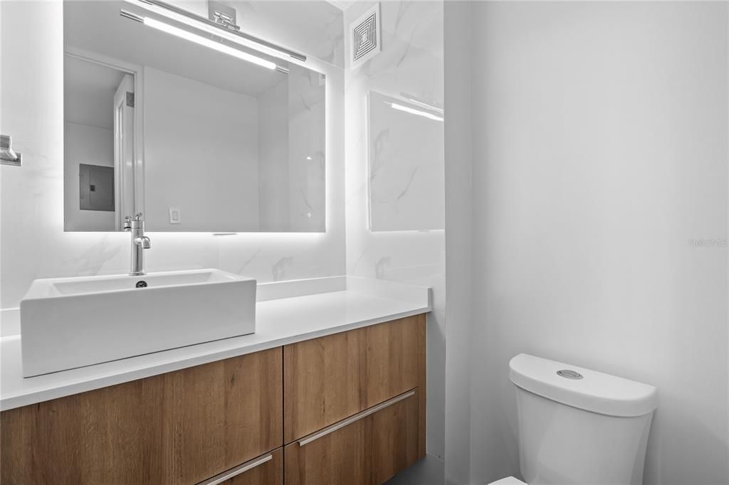 For Sale: $1,600,000 (3 beds, 2 baths, 1433 Square Feet)