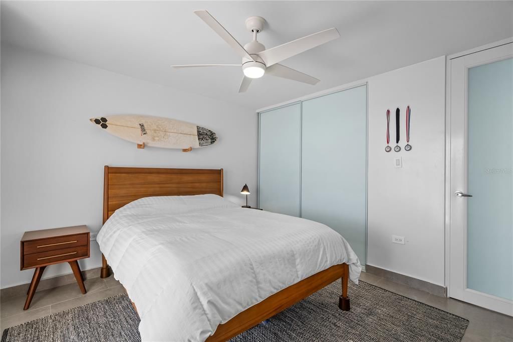 For Sale: $1,600,000 (3 beds, 2 baths, 1433 Square Feet)