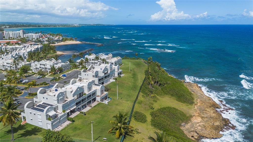 For Sale: $1,600,000 (3 beds, 2 baths, 1433 Square Feet)