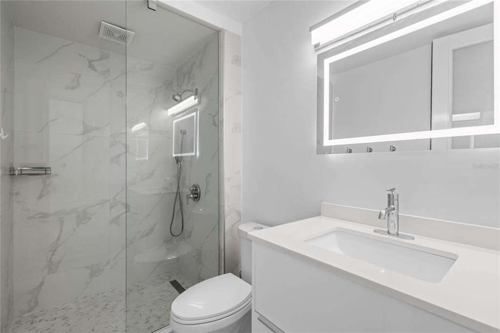 For Sale: $1,600,000 (3 beds, 2 baths, 1433 Square Feet)