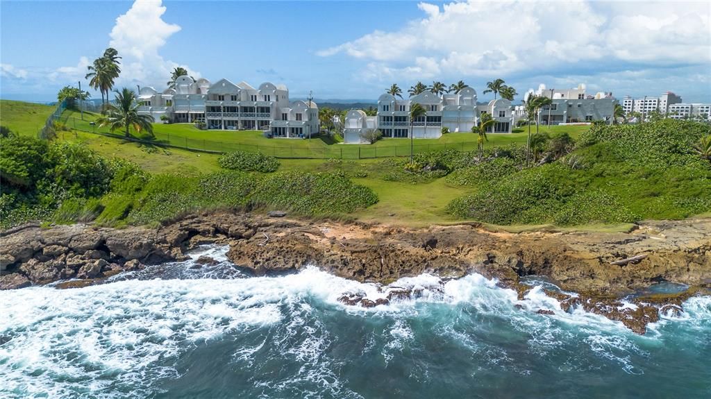 For Sale: $1,600,000 (3 beds, 2 baths, 1433 Square Feet)