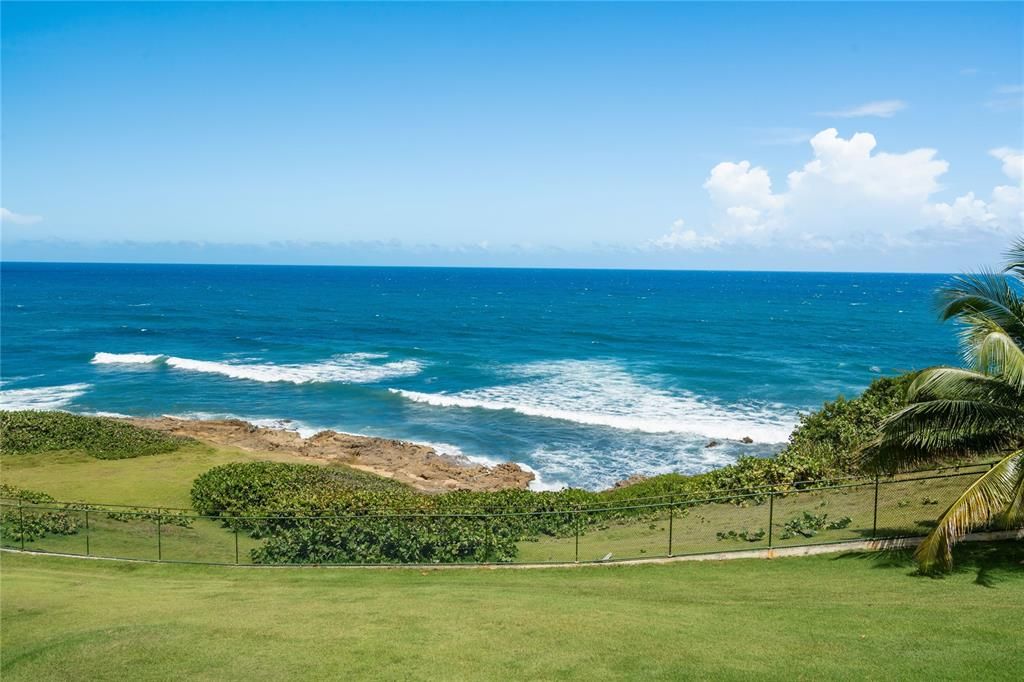 For Sale: $1,600,000 (3 beds, 2 baths, 1433 Square Feet)