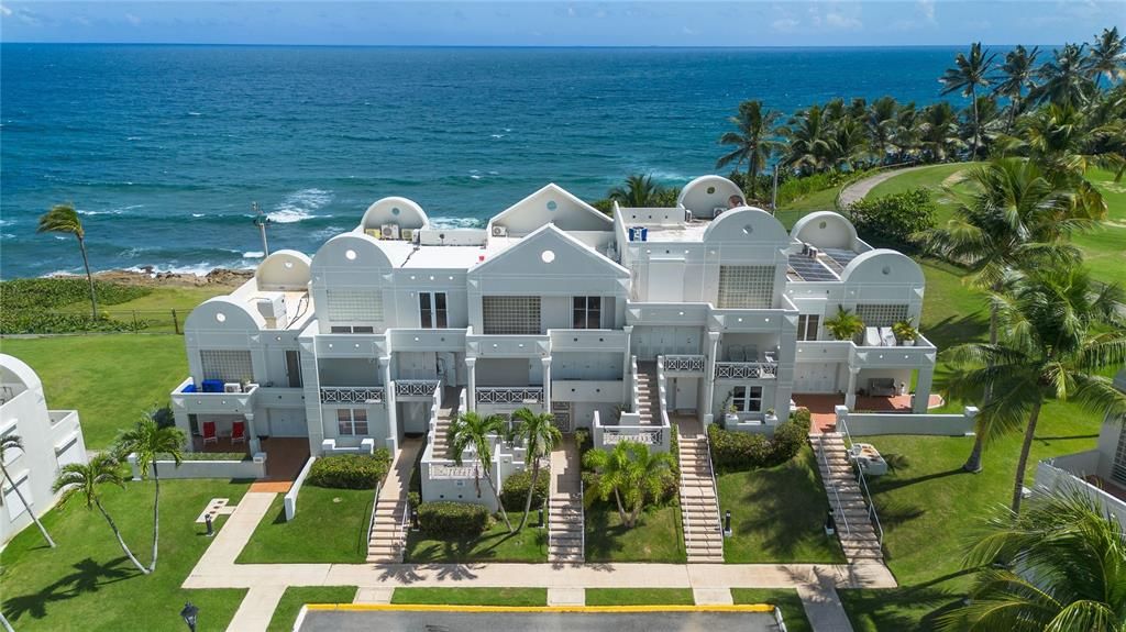 For Sale: $1,600,000 (3 beds, 2 baths, 1433 Square Feet)