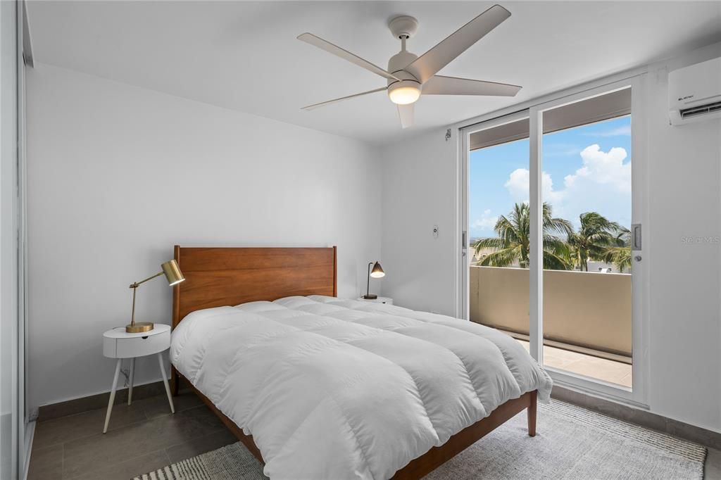 For Sale: $1,600,000 (3 beds, 2 baths, 1433 Square Feet)