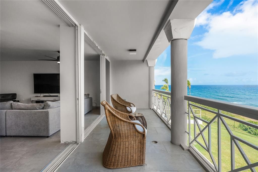 For Sale: $1,600,000 (3 beds, 2 baths, 1433 Square Feet)