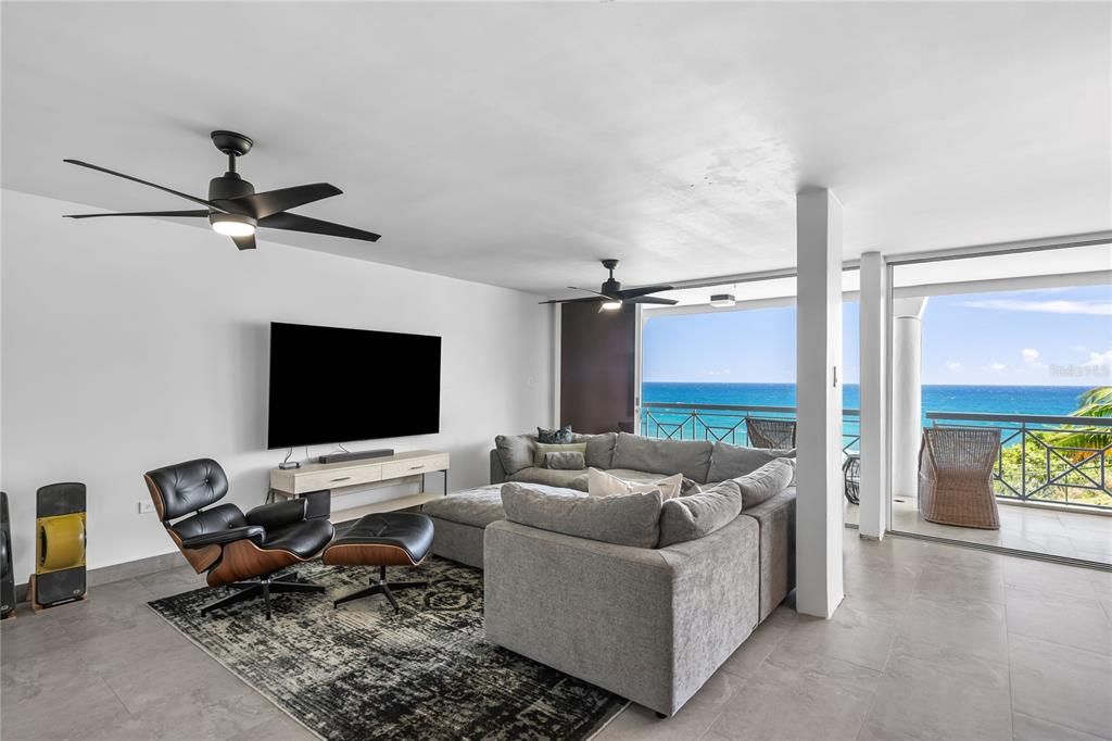 For Sale: $1,600,000 (3 beds, 2 baths, 1433 Square Feet)