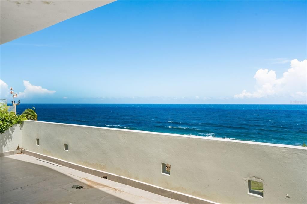 For Sale: $1,600,000 (3 beds, 2 baths, 1433 Square Feet)