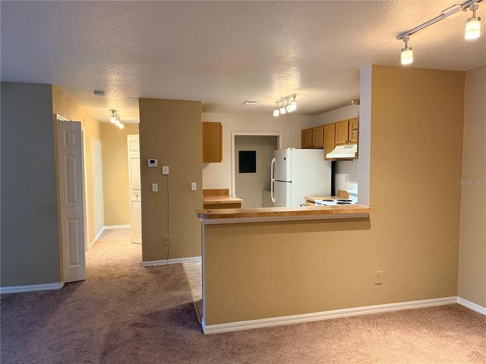 Active With Contract: $1,699 (3 beds, 2 baths, 1193 Square Feet)