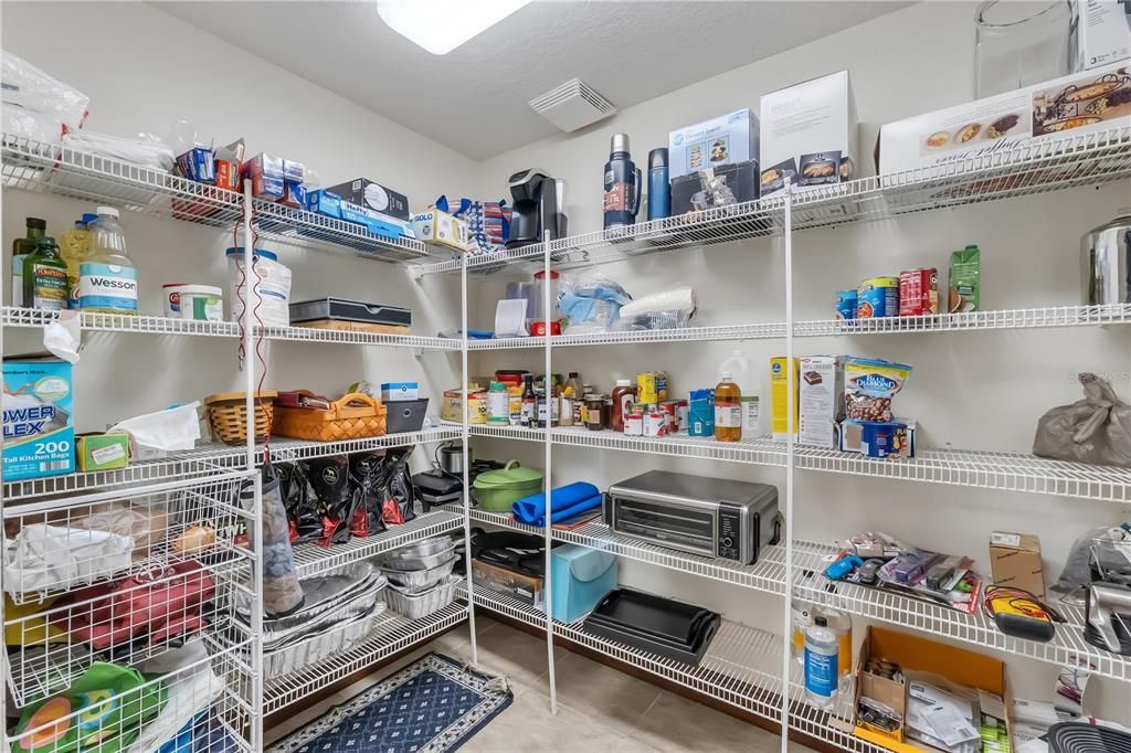 For Sale: $1,100,000 (3 beds, 3 baths, 2677 Square Feet)