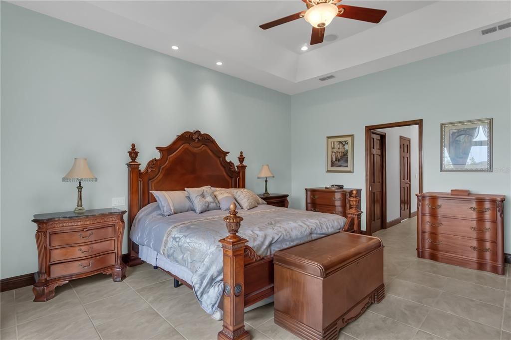 For Sale: $1,100,000 (3 beds, 3 baths, 2677 Square Feet)