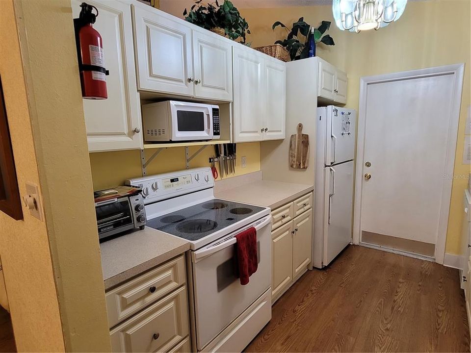 For Rent: $2,500 (3 beds, 2 baths, 1203 Square Feet)