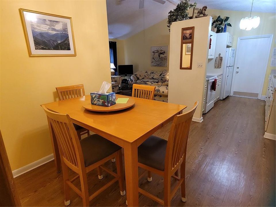 For Rent: $2,500 (3 beds, 2 baths, 1203 Square Feet)