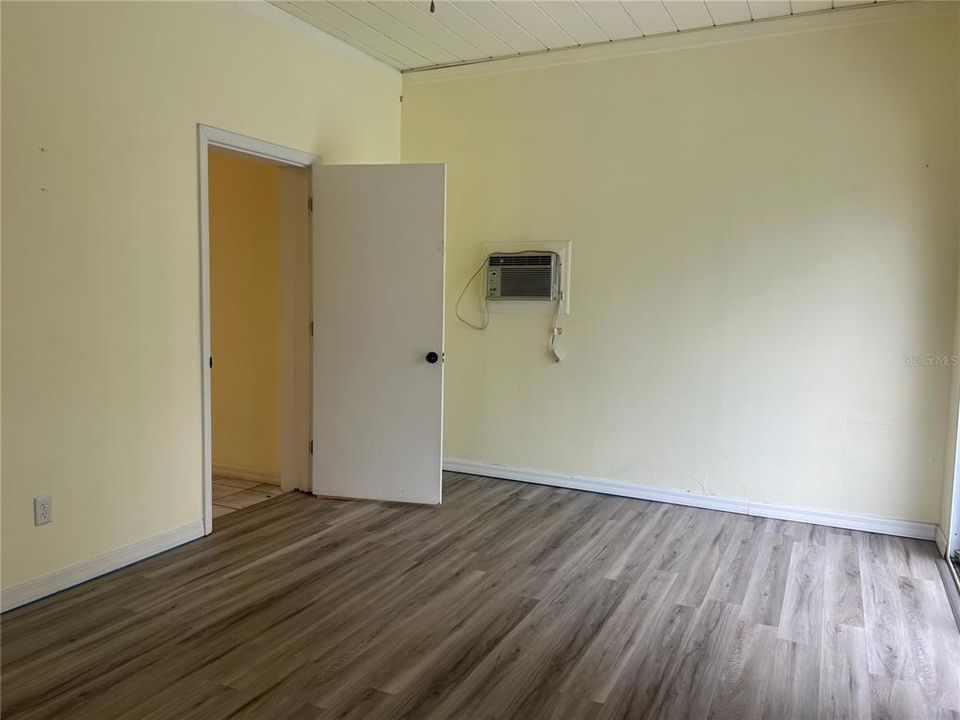 На продажу: $239,900 (2 спален, 2 ванн, 1404 Квадратных фут)