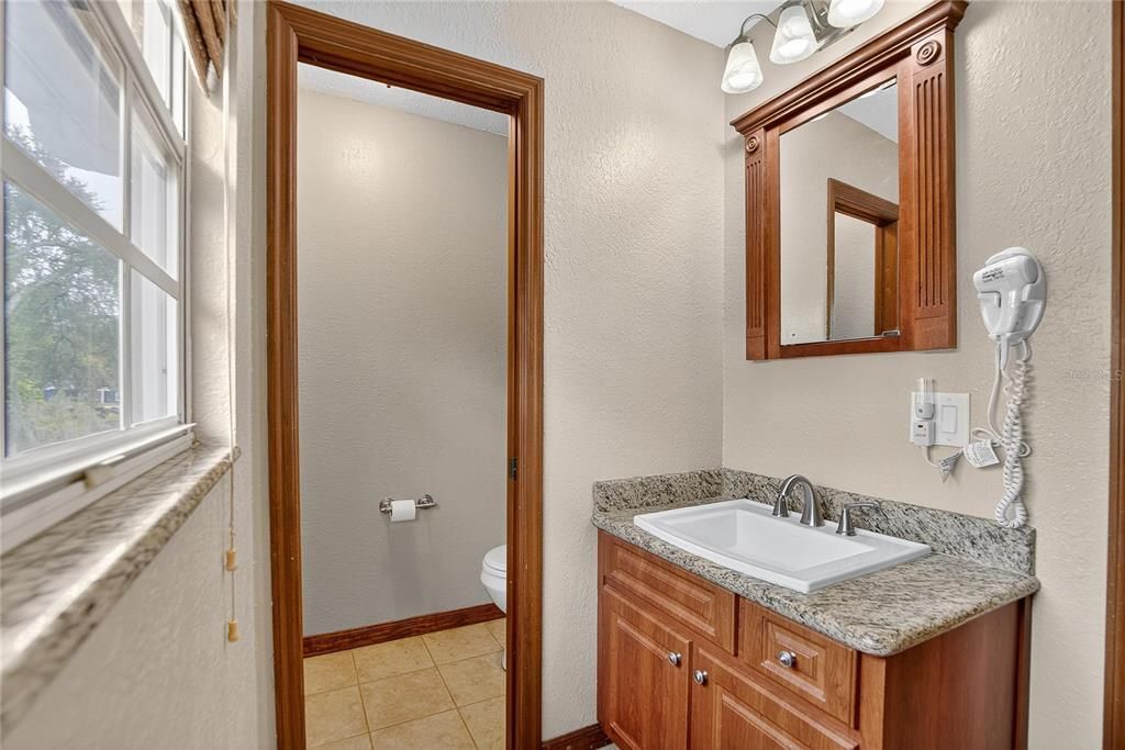 На продажу: $944,900 (6 спален, 3 ванн, 4516 Квадратных фут)