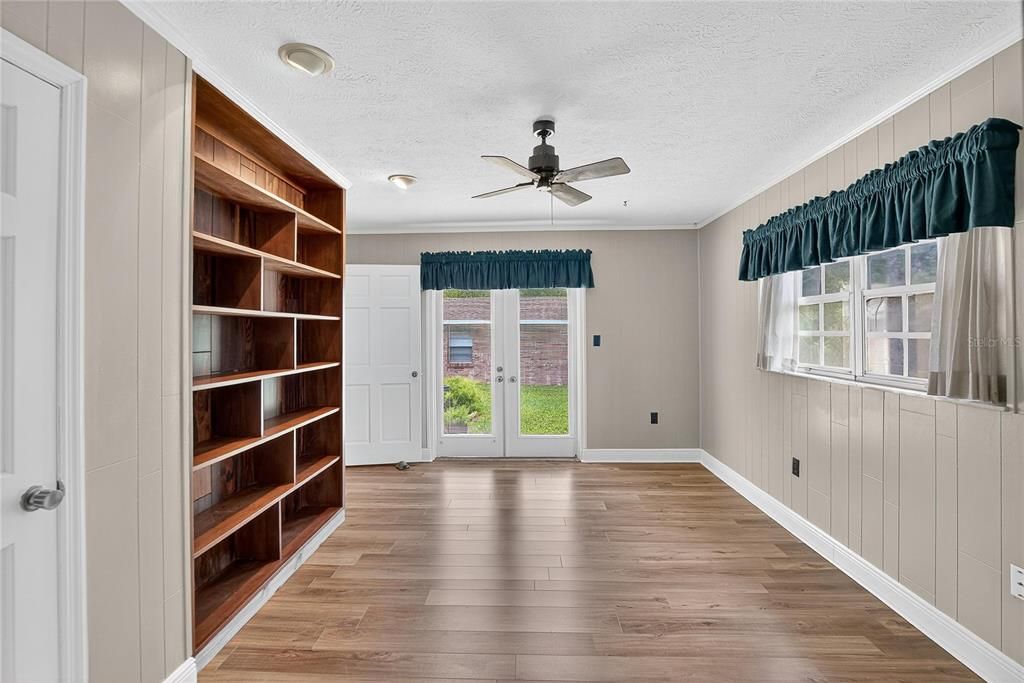 На продажу: $944,900 (6 спален, 3 ванн, 4516 Квадратных фут)